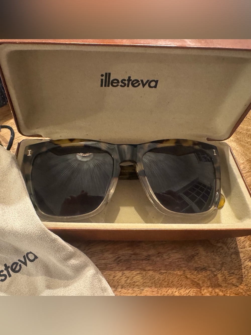Illesteva Los Feliz Sunglasses